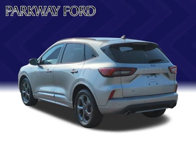 Used 2023 Silver Ford ST-Line image 3
