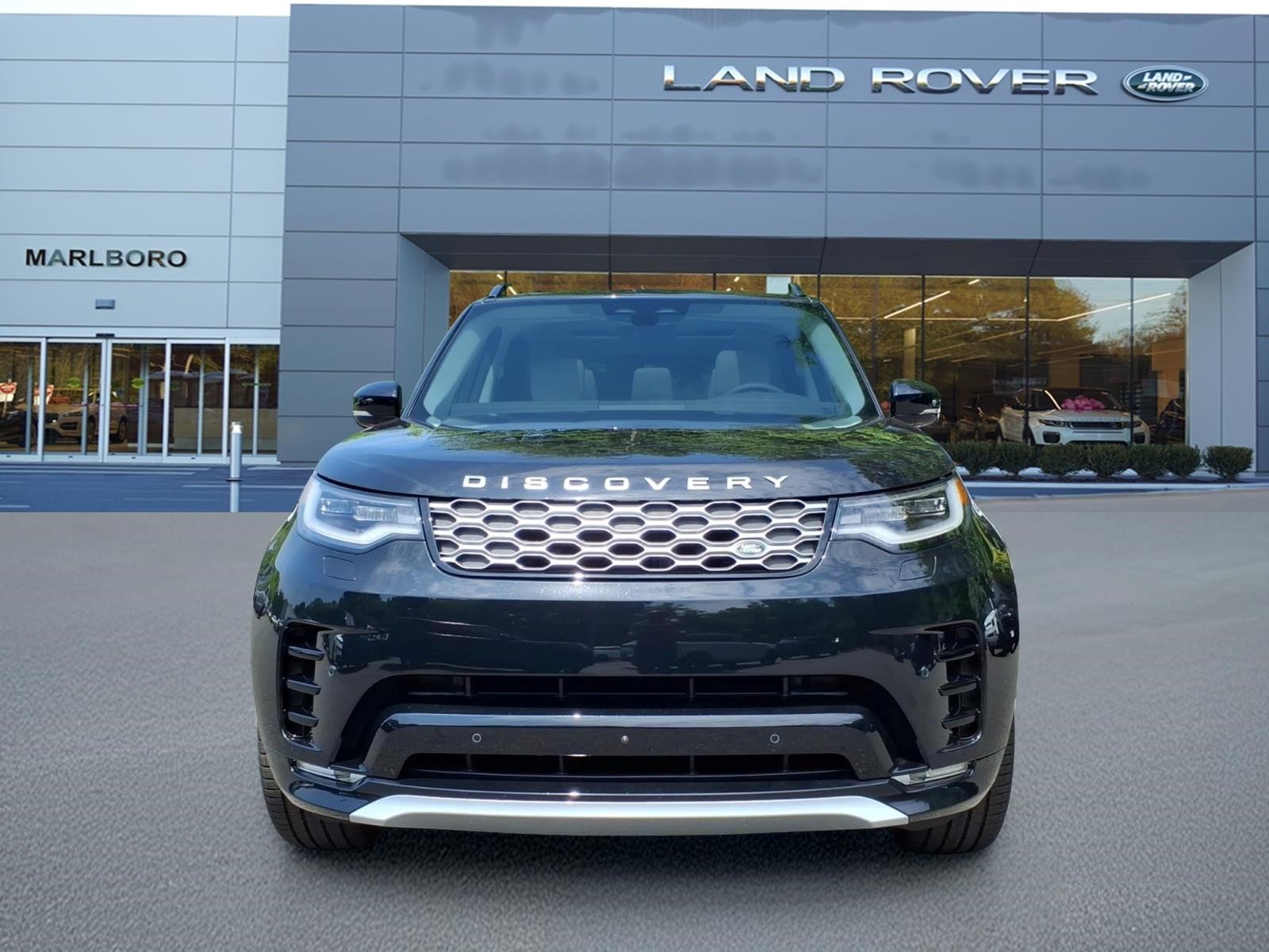 New 2026 Santorini Black Land Rover Gemini Edition image 8