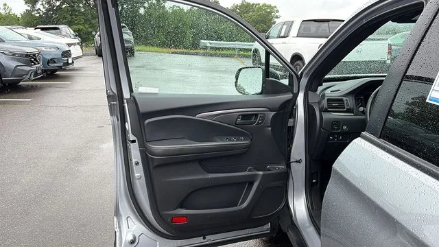 Used 2023 Silver Honda EX-L image 8