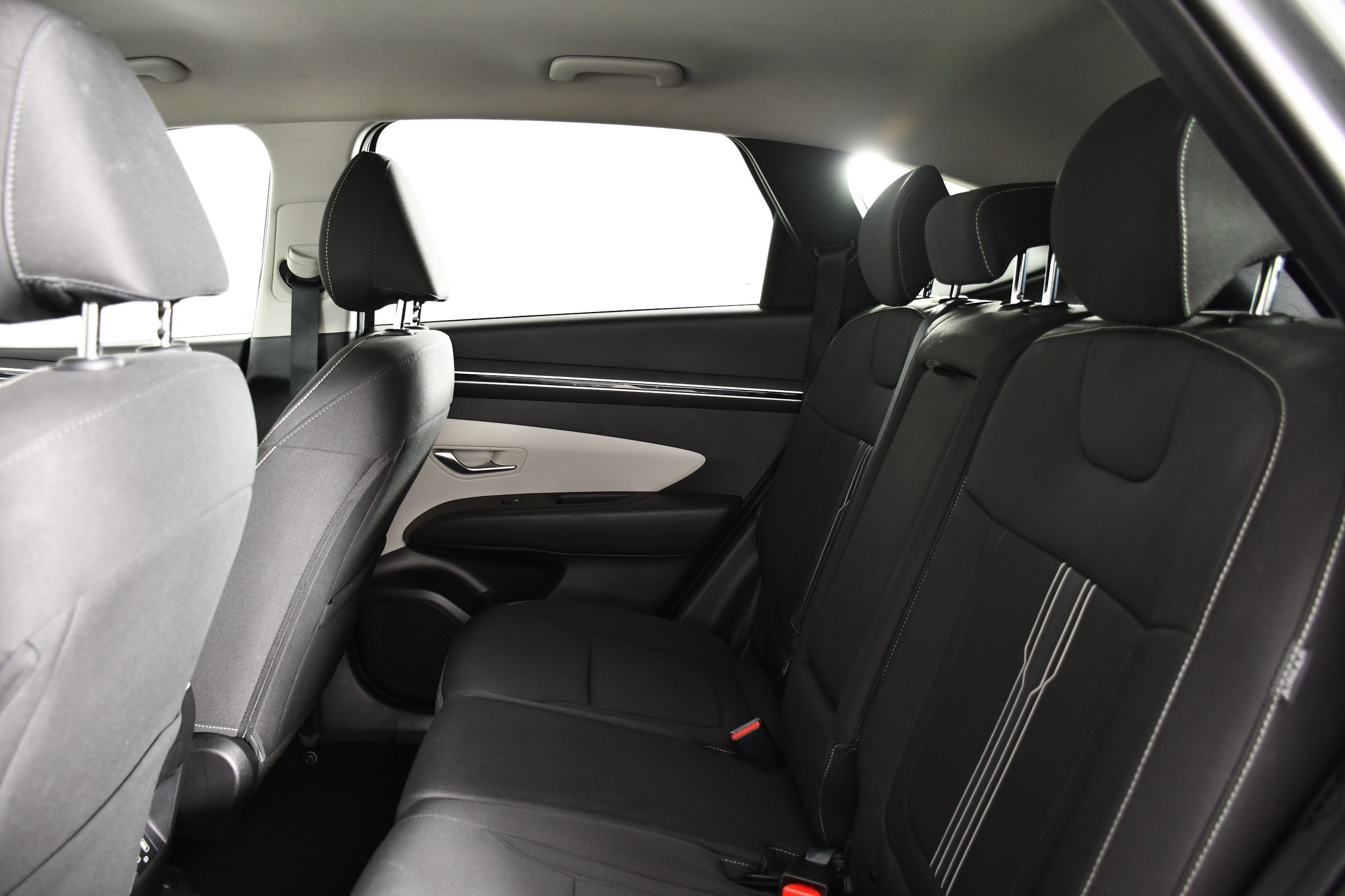 Used 2024 Hampton Gray Hyundai SEL image 30