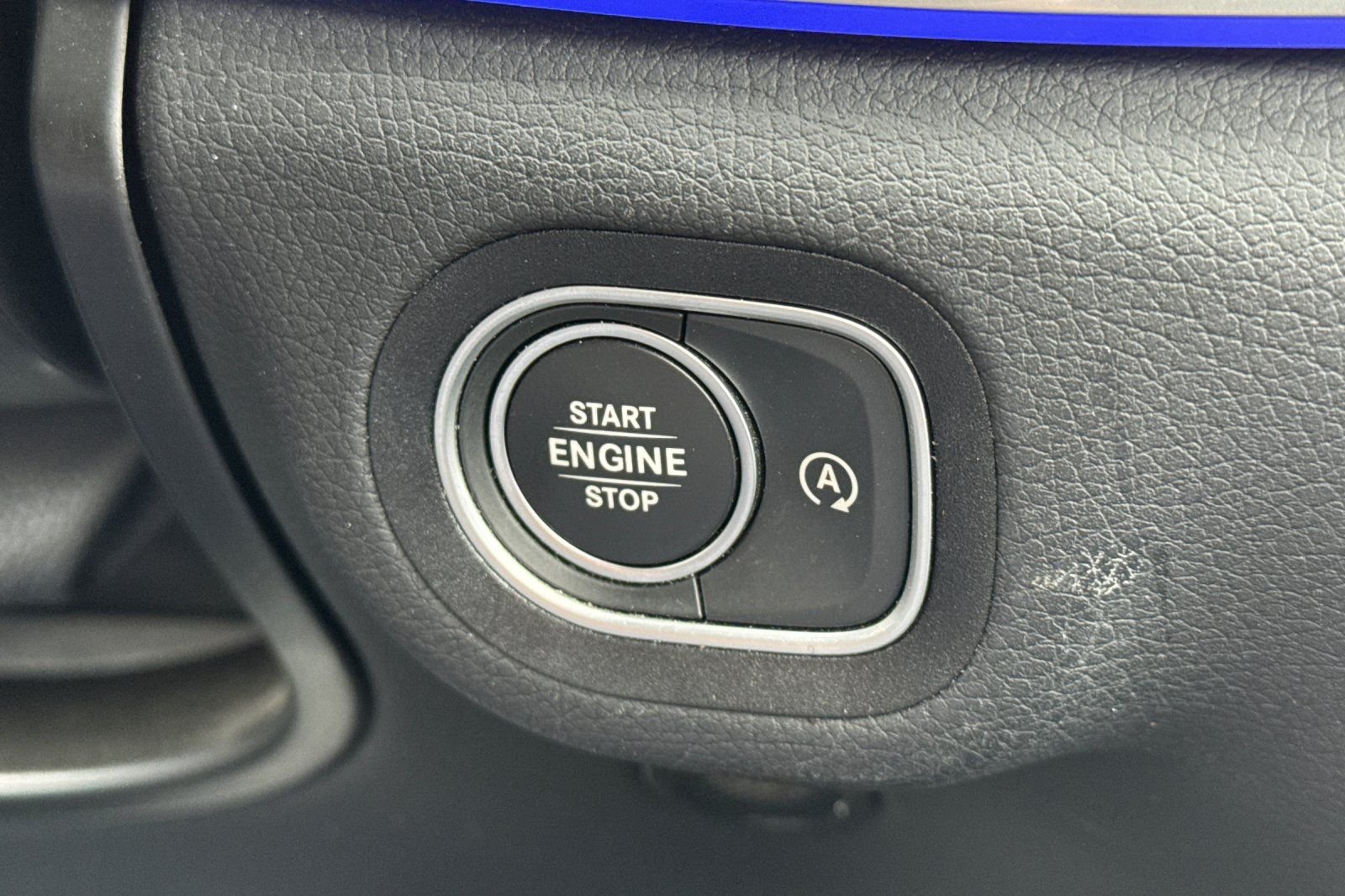 Certified Used 2025  Mercedes-Benz GLE 450 image 22