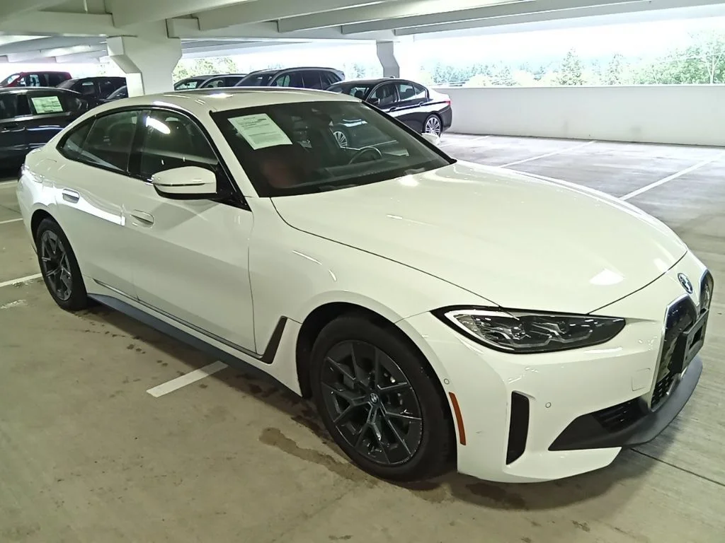 Used 2023 Alpine White BMW eDrive40 image 3
