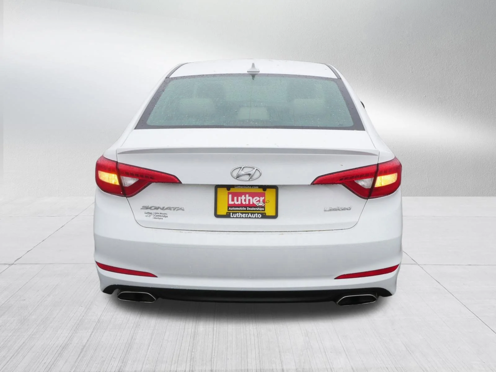 Used 2017 Quartz White Pearl Hyundai Limited image 6