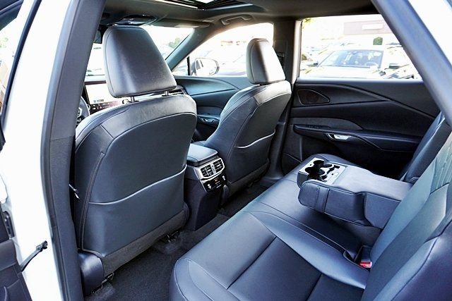 Used 2024 White Lexus 350 image 18