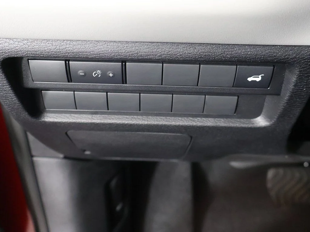 2025 Mitsubishi Outlander SE - Photo 38