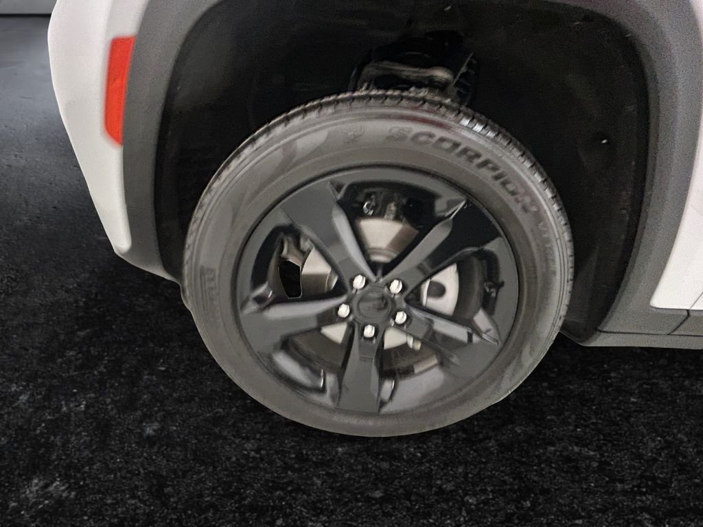 Used 2026 White Jeep Limited image 27