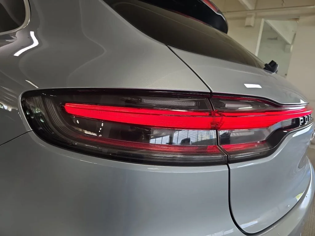 2021 Porsche Macan S - Photo 22