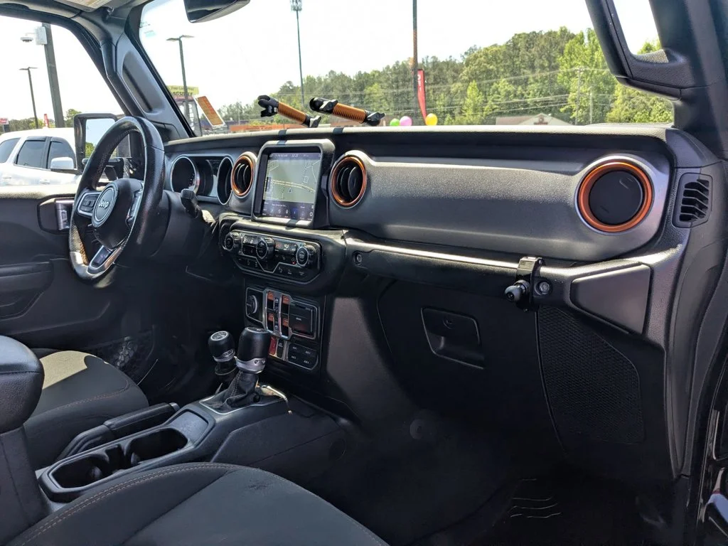 Used 2020 Black Clearcoat Jeep Mojave image 28