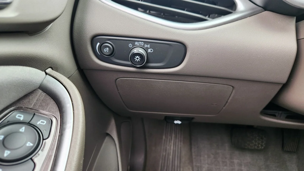 Used 2023 SUMMIT WHITE Chevrolet LS image 24