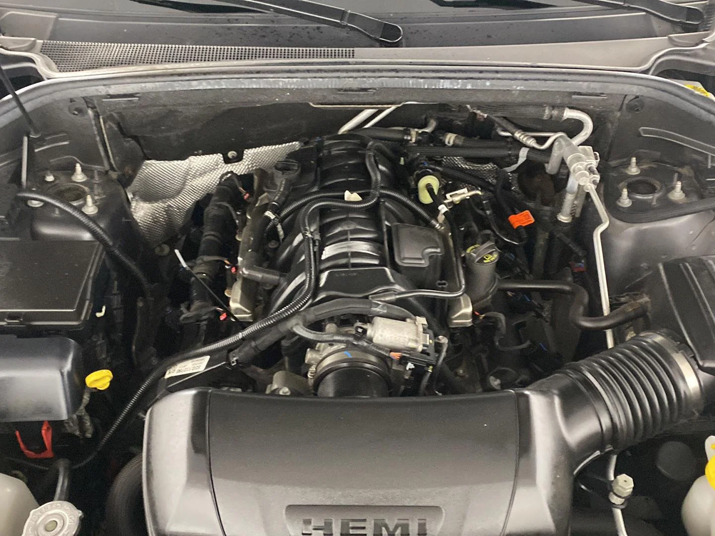 Used 2025 Vapour Grey Dodge R/T image 29