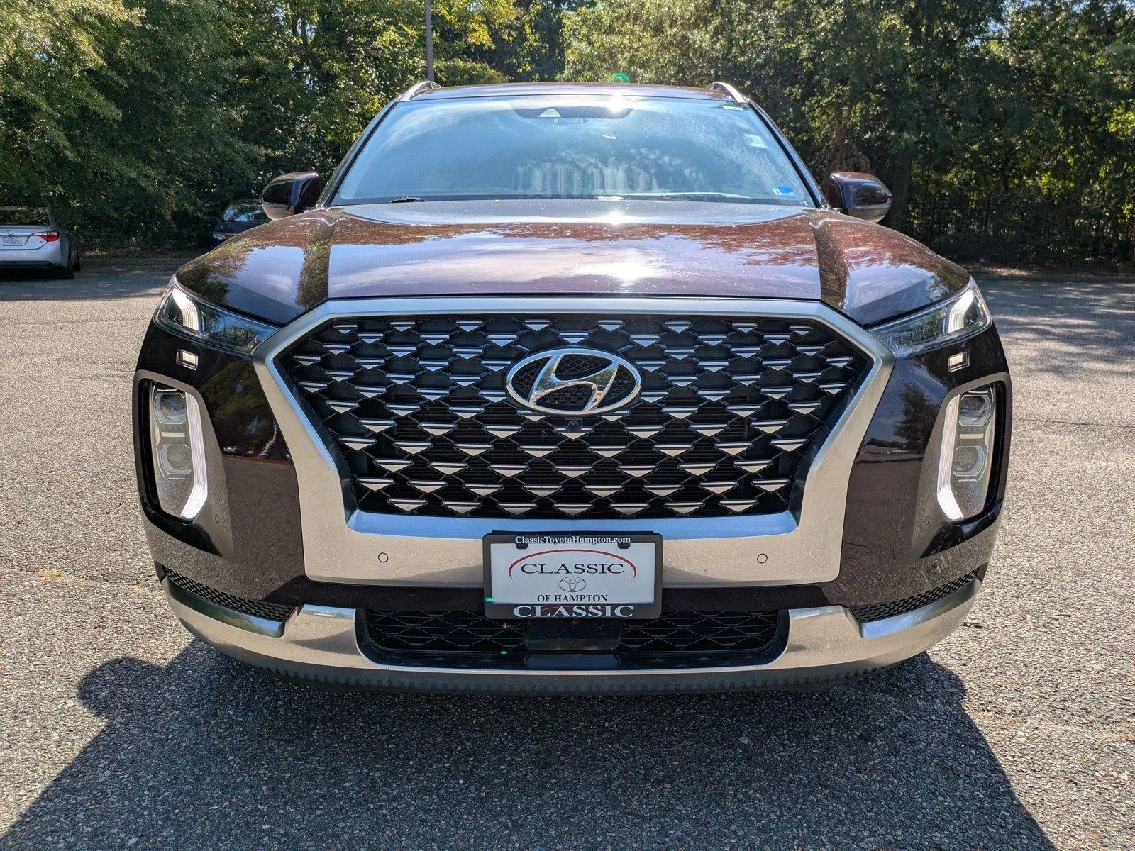 Used 2022 Sierra Burgundy Hyundai Calligraphy image 9