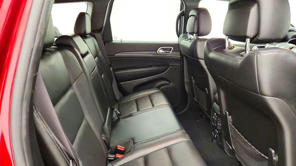 Used 2019 Velvet Red Pearlcoat Jeep Limited 4x2 image 22