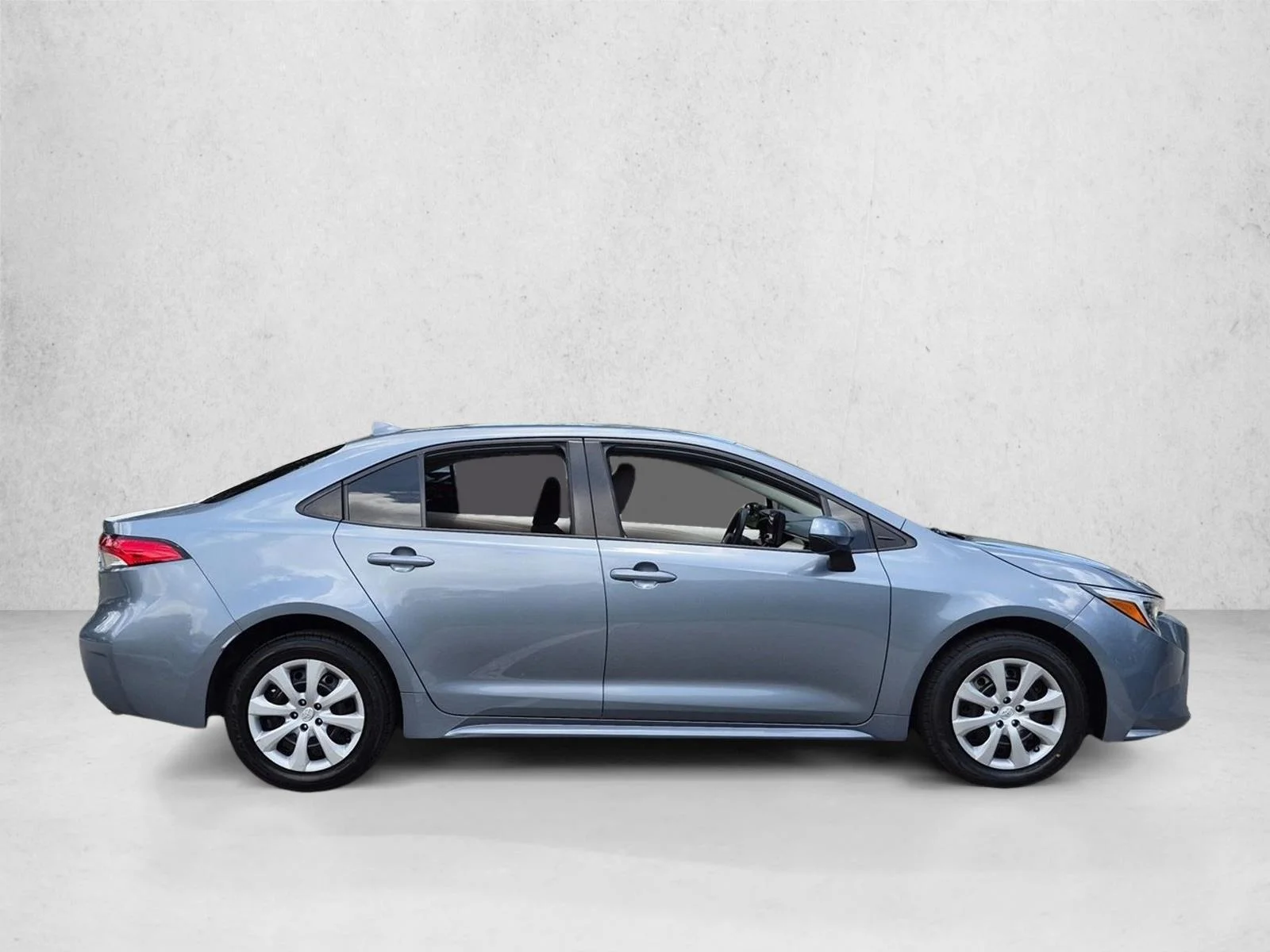 Used 2024 Celestite Toyota Hybrid LE image 4