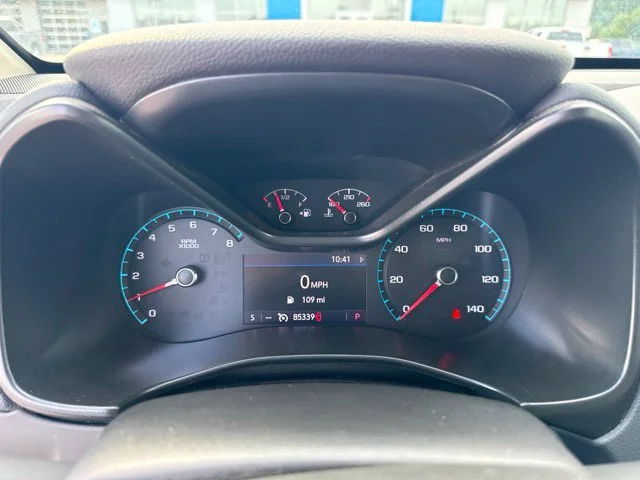 Used 2020 Blue Metallic Chevrolet Z71 image 4