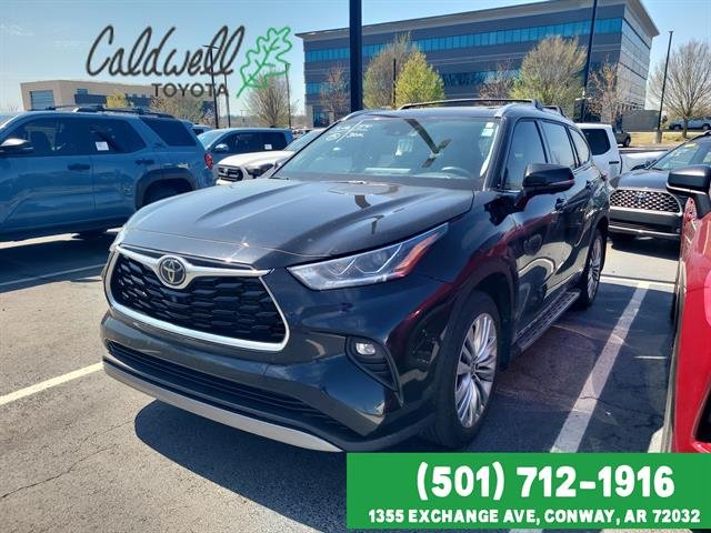 Midnight Black Metallic 2024 Toyota Highlander Platinum FWD SUV / Crossover Front-Wheel Drive