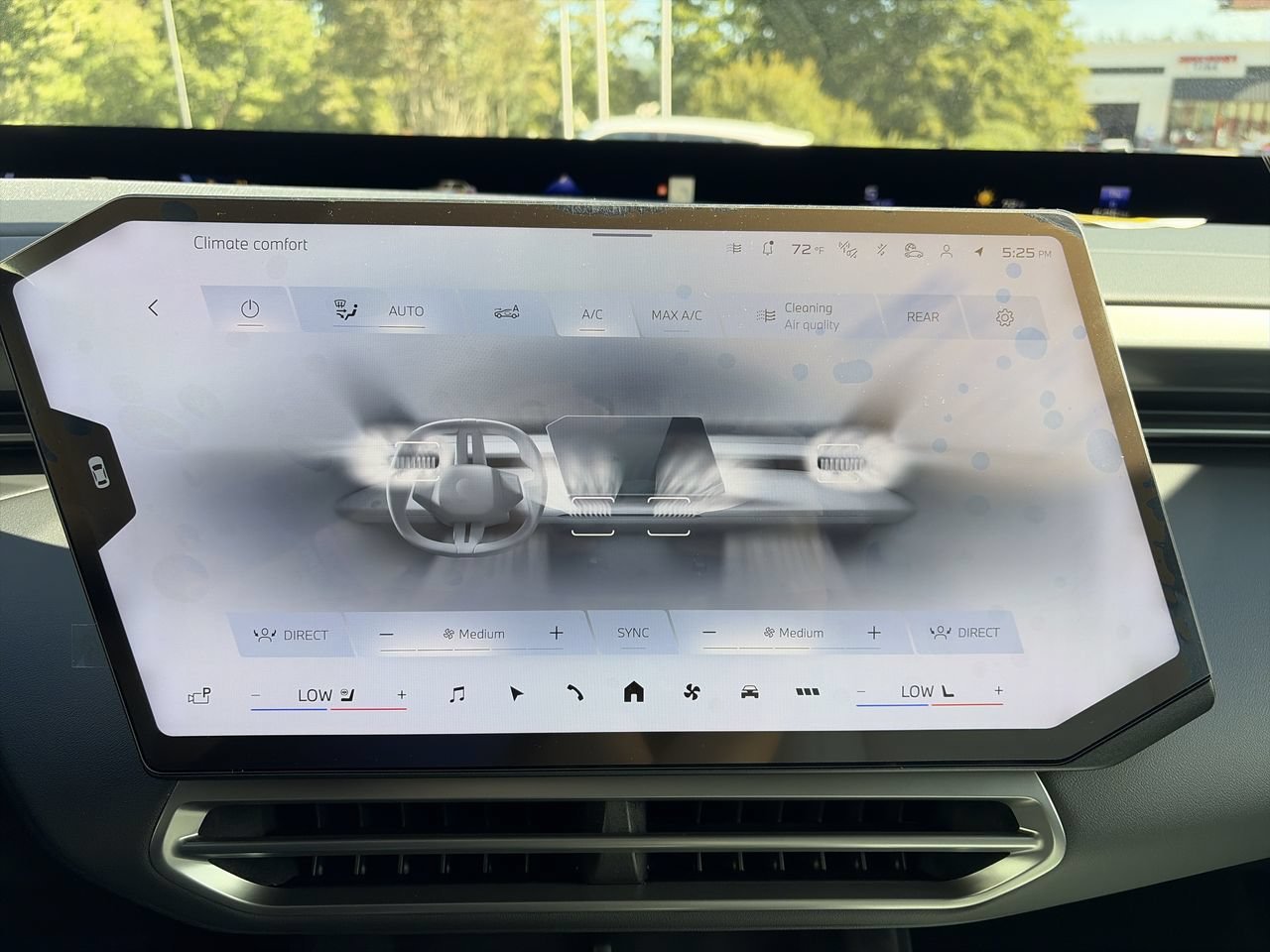 New 2027 Alpine White BMW 40 xDrive image 27