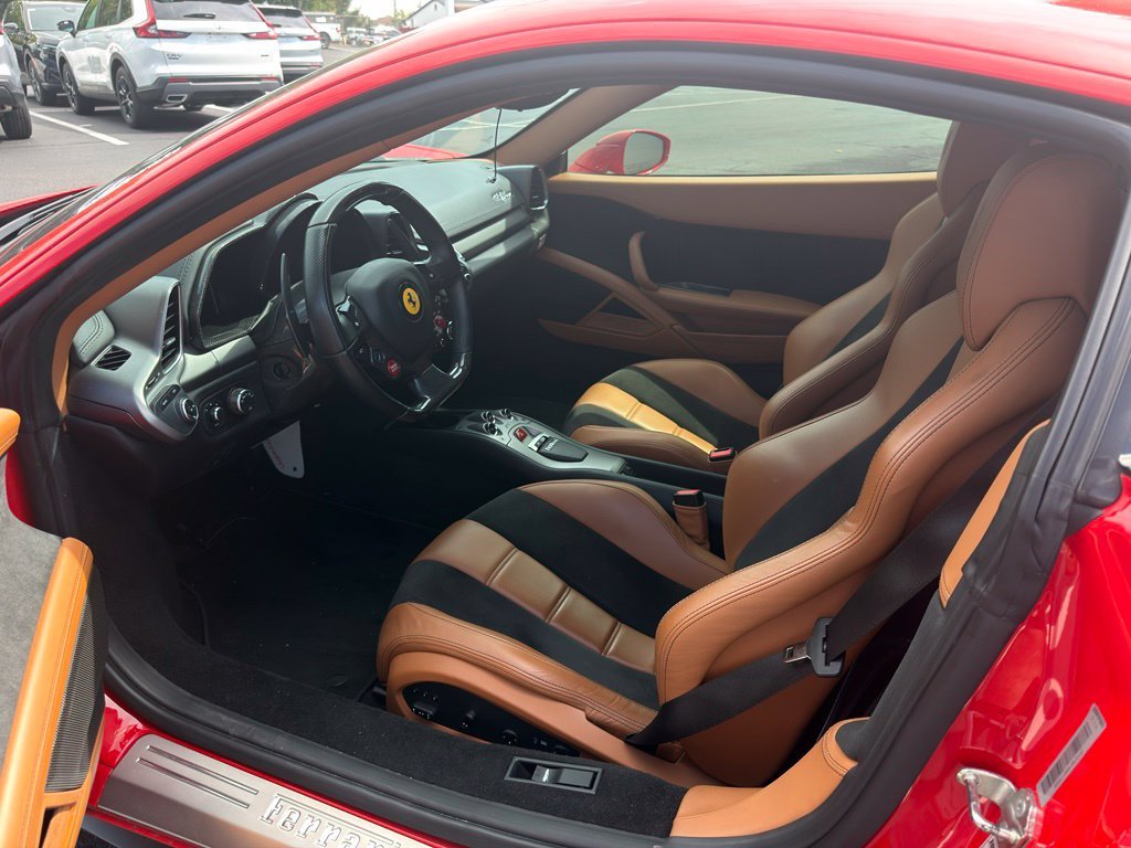 Used 2011 Red Ferrari Base image 16