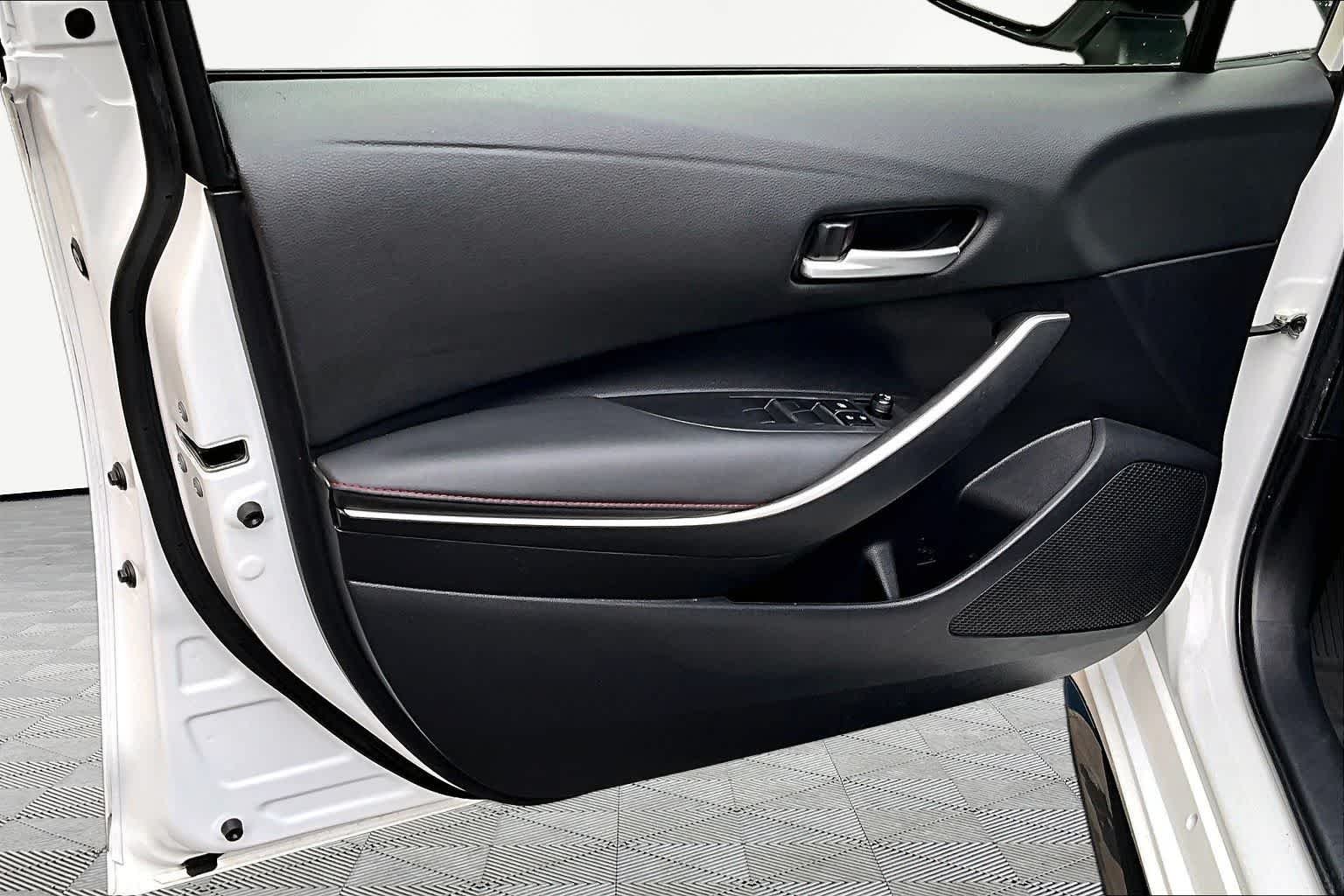 Used 2024 Ice Cap Toyota Hybrid SE image 22