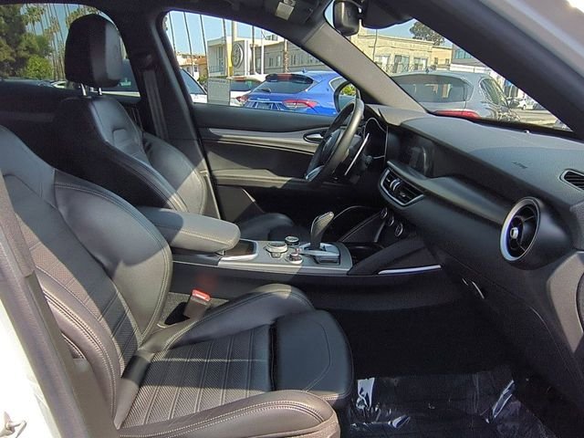 Certified Used 2023 Alfa White Alfa Romeo Veloce image 26