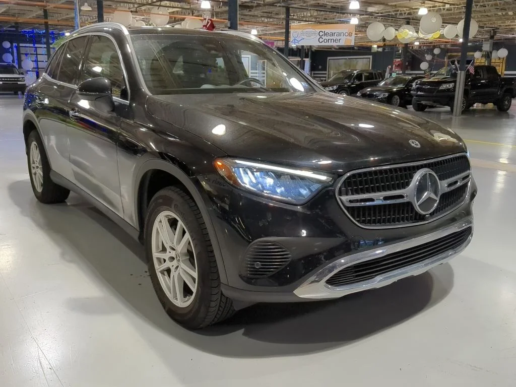 Used 2023 Black Mercedes-Benz GLC 300 image 5