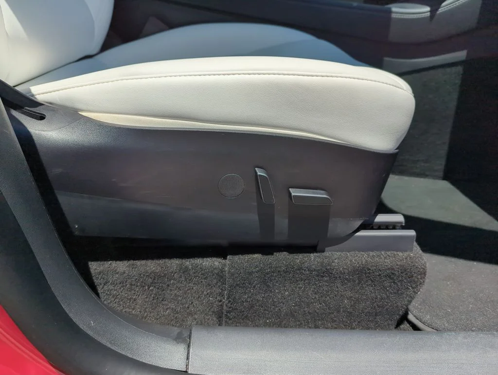 Used 2022  Tesla Performance image 35