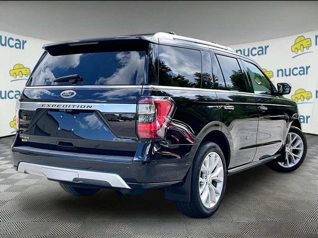 Used 2019 Black Metallic Ford Platinum image 6