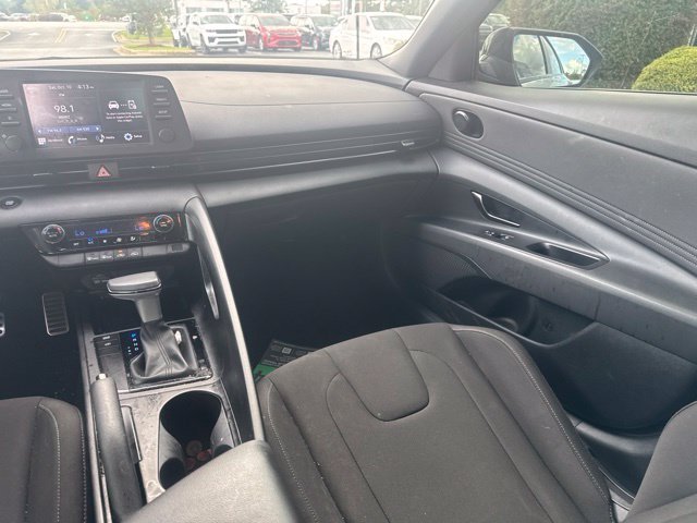 Used 2025 Gray Hyundai SEL Sport image 21