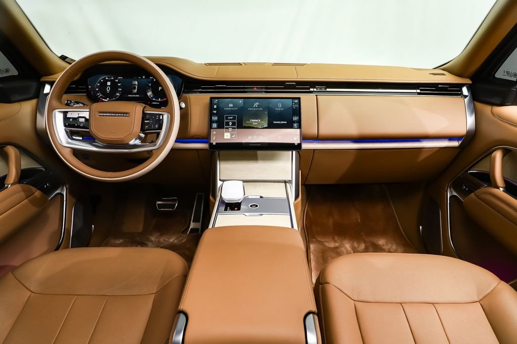 Used 2025  Land Rover SV image 7