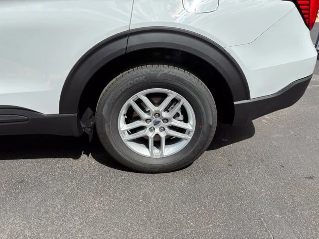 New 2027 Avalanche Gray Ford Active image 18