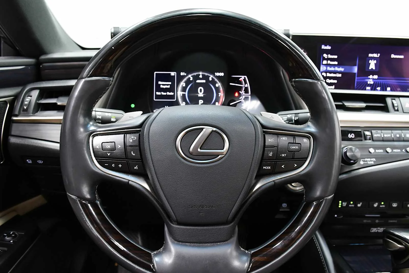 Used 2019 Moonbeam Beige Metallic Lexus Ultra Luxury image 18