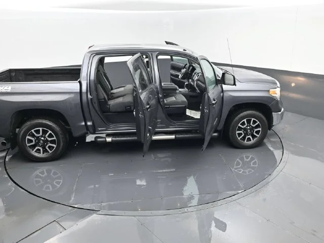 Used 2017 Magnetic Gray Metallic Toyota SR5 image 27