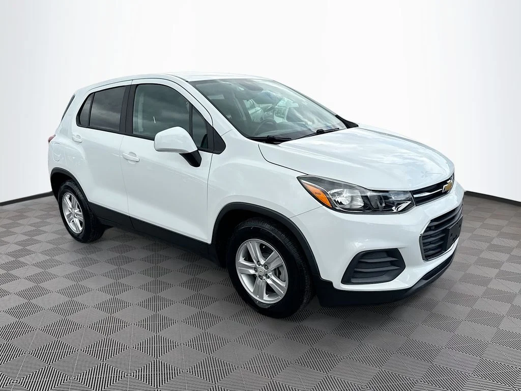 Used 2020 White Chevrolet LS image 4