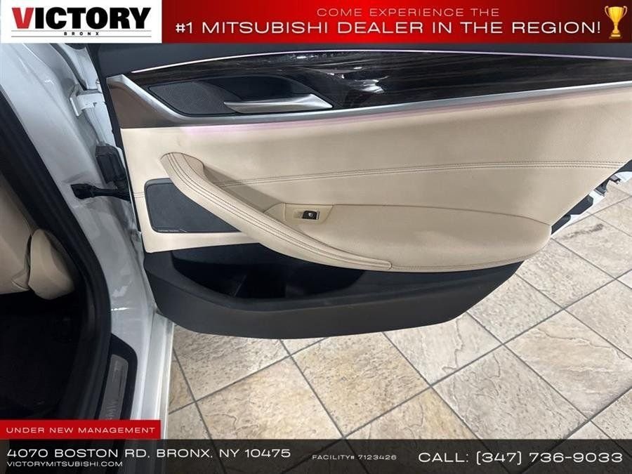 Used 2022 White BMW 530e iPerformance image 17