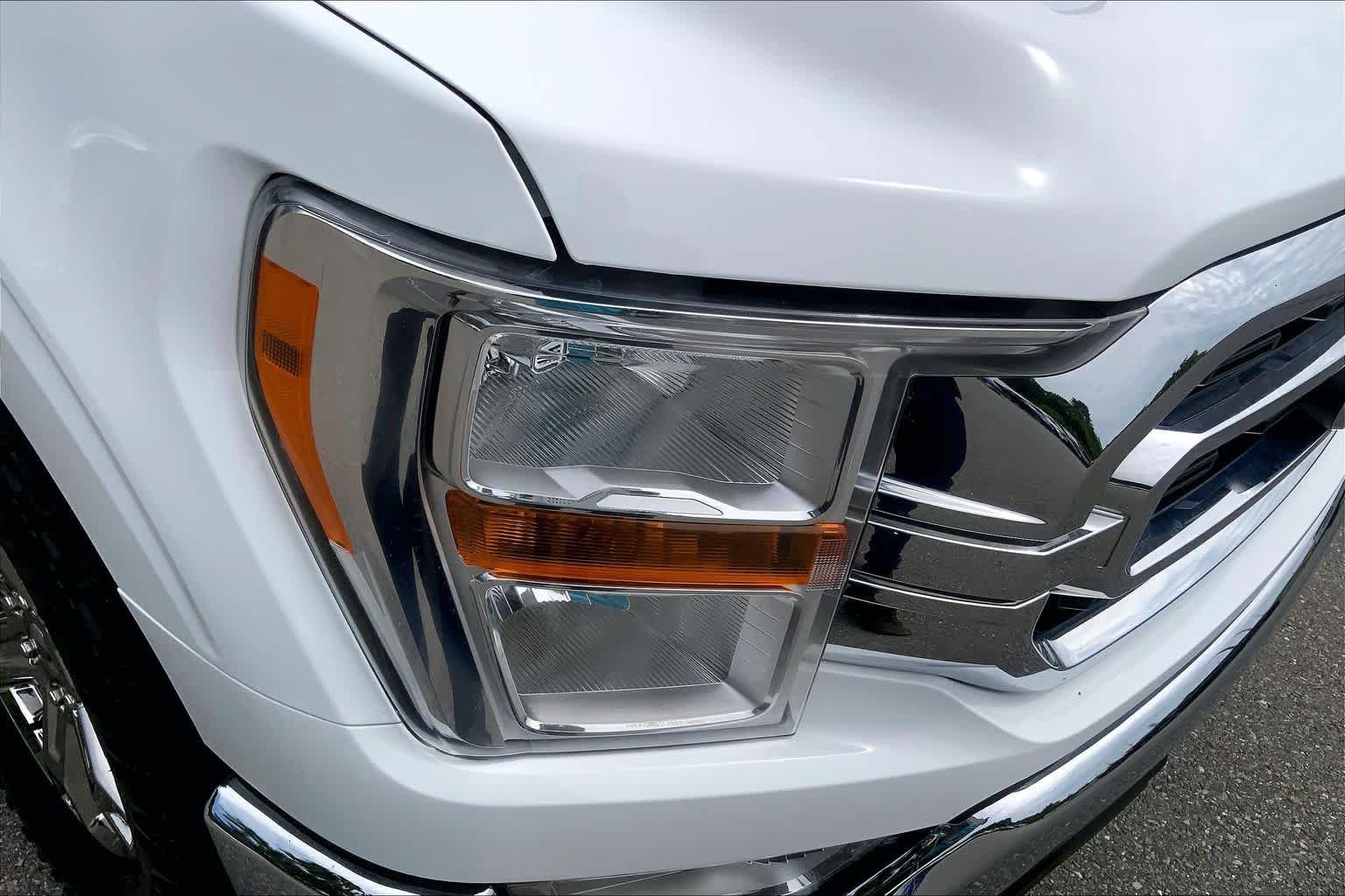 Used 2023 Oxford White Ford XLT image 27
