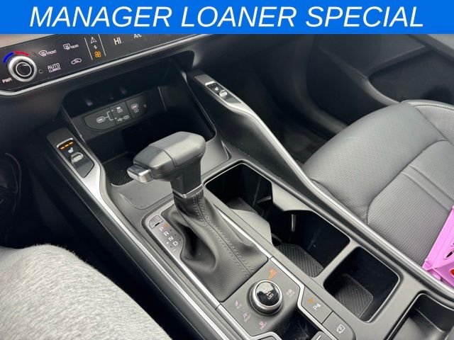2025 Kia Sorento S - Photo 27