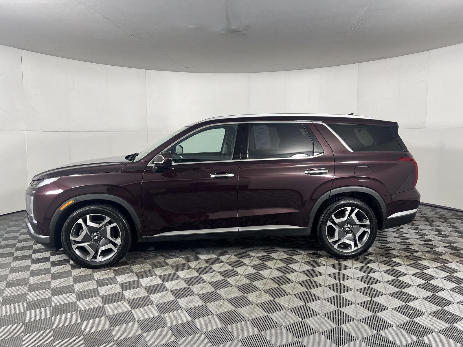 Used 2023 Sierra Burgundy Hyundai Limited image 24