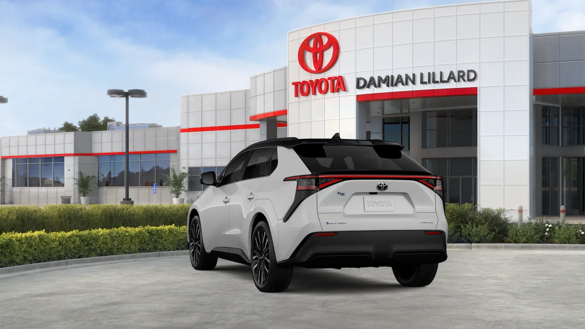 New 2026 Wind Chill Pearl with Midnight Black Metallic roof Toyota Limited image 7