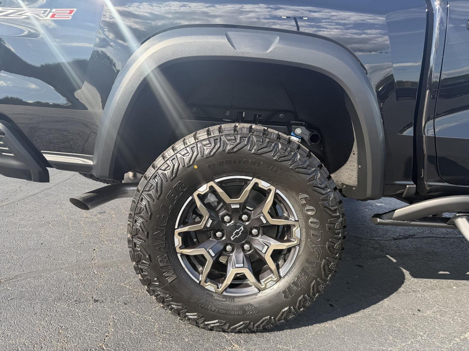 2026 Chevrolet Colorado ZR2 - Photo 22