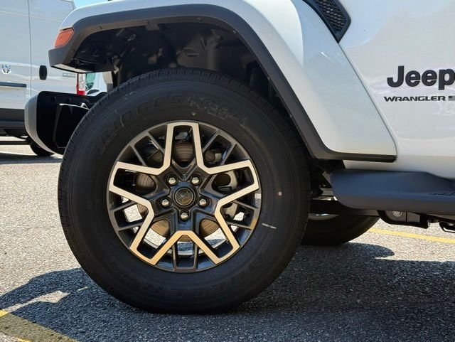 2025 Jeep Wrangler 4-Door Sahara - Photo 5