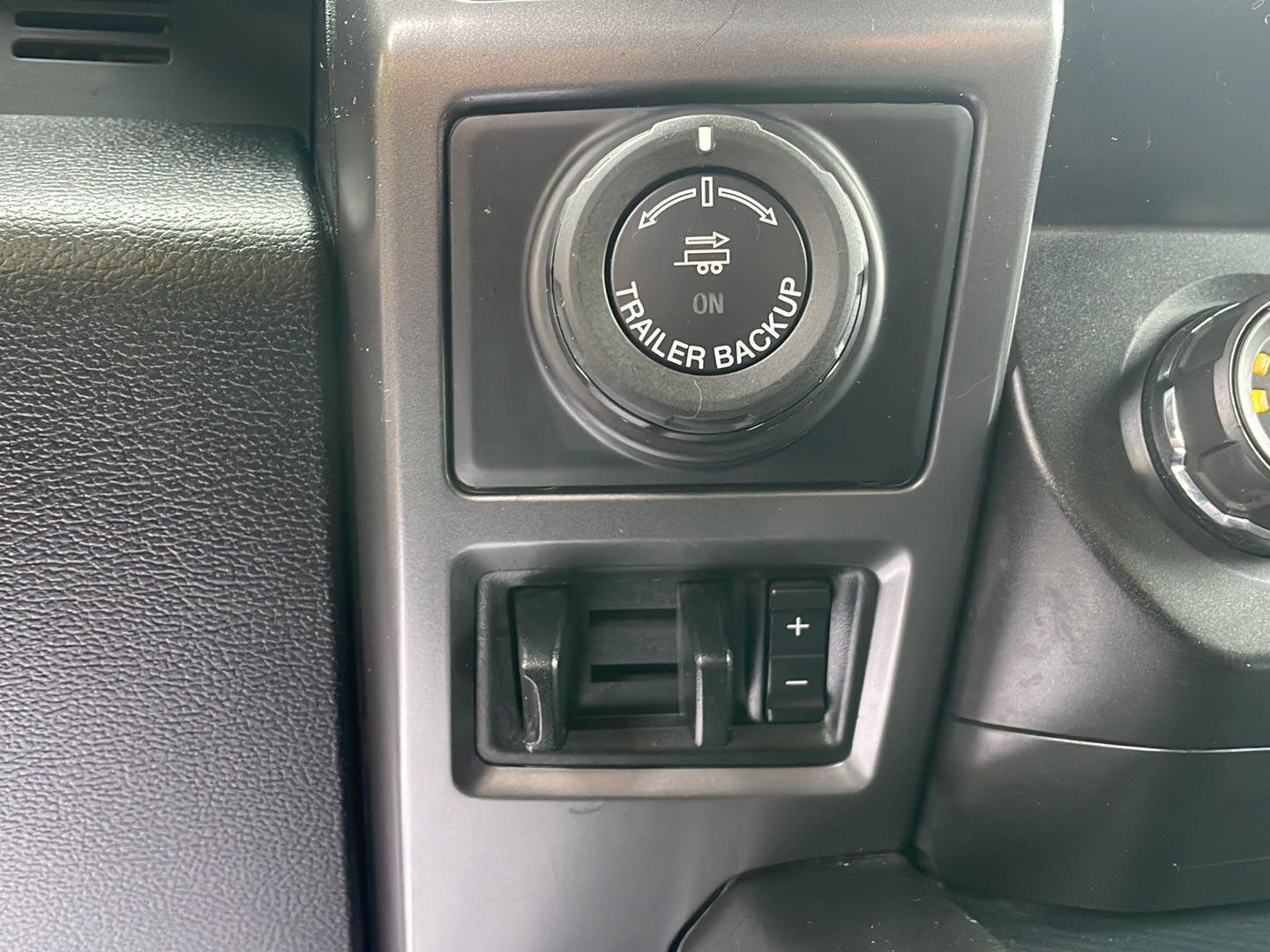Used 2020 Oxford White Ford XLT image 21