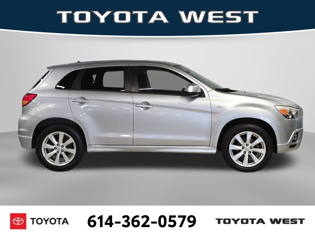 Used 2012  Mitsubishi SE image 4