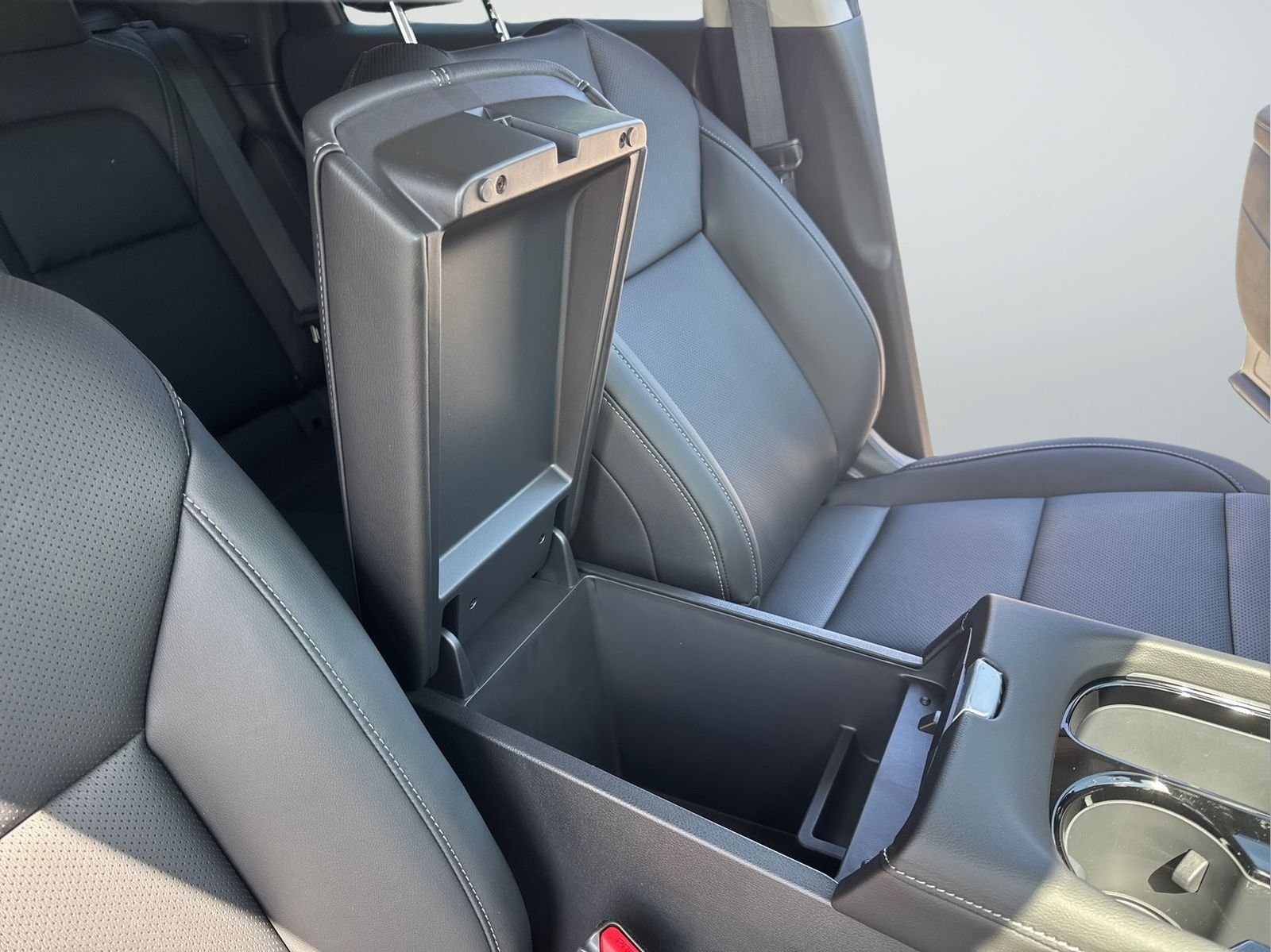 New 2026 Gray Nissan SL image 44