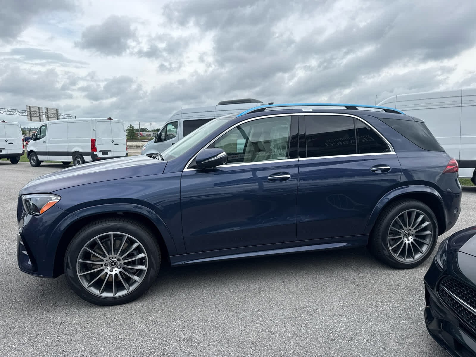 New 2026 Twilight Blue Metallic Mercedes-Benz GLE 350 image 2