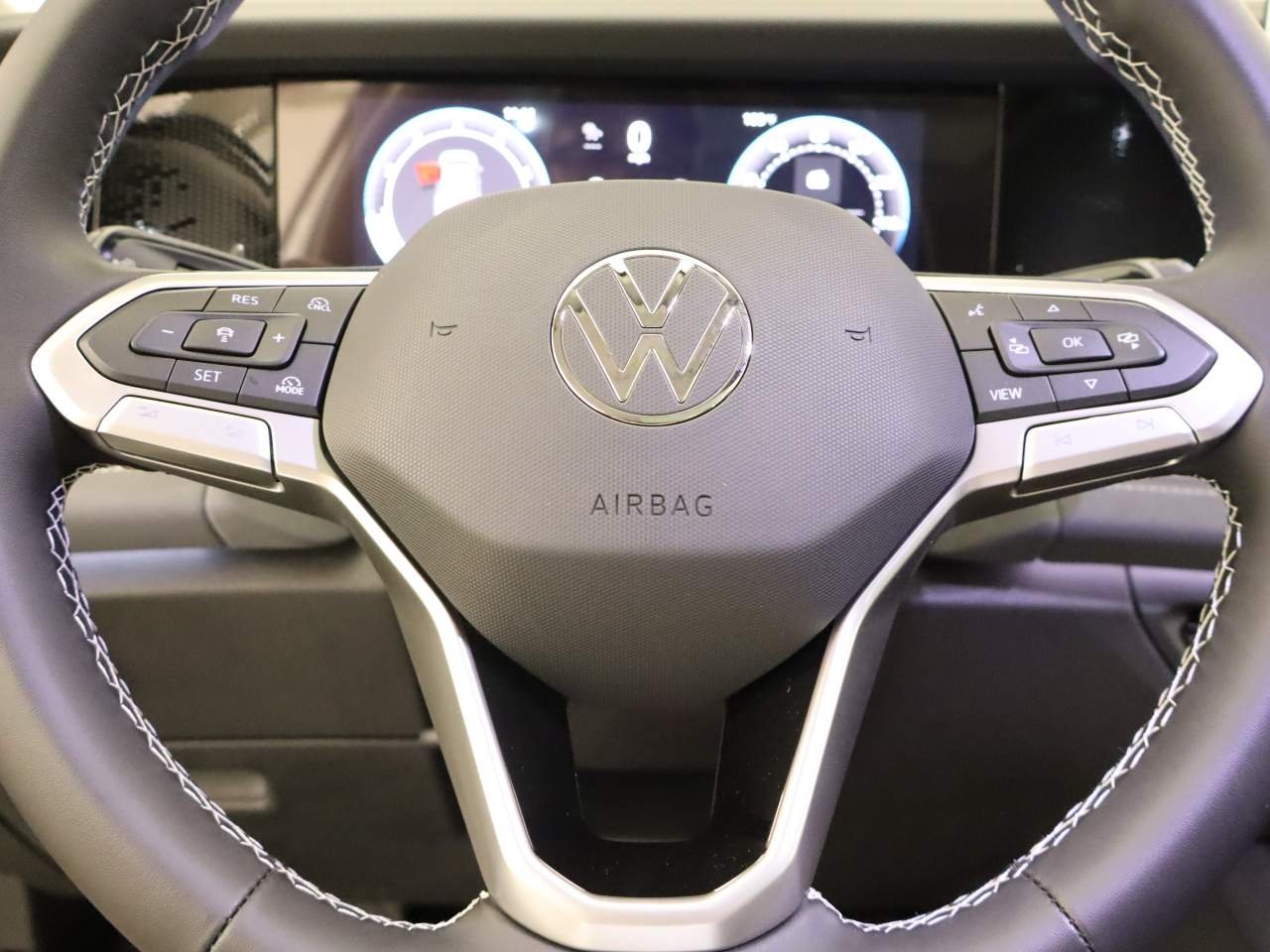 New 2026 Pure White Volkswagen SE 4Motion image 12