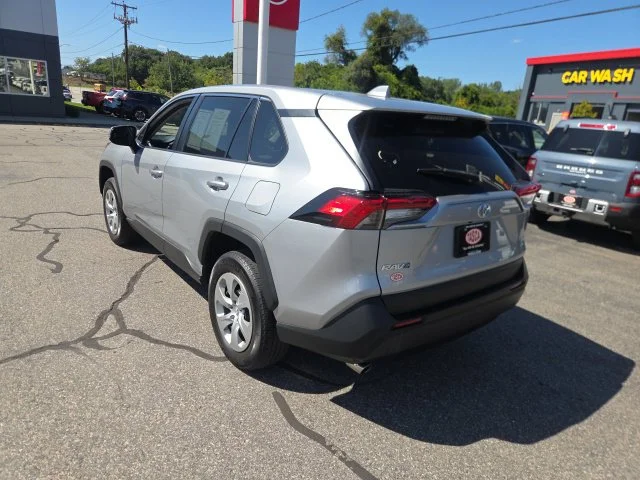 Used 2022 Silver Toyota LE image 7