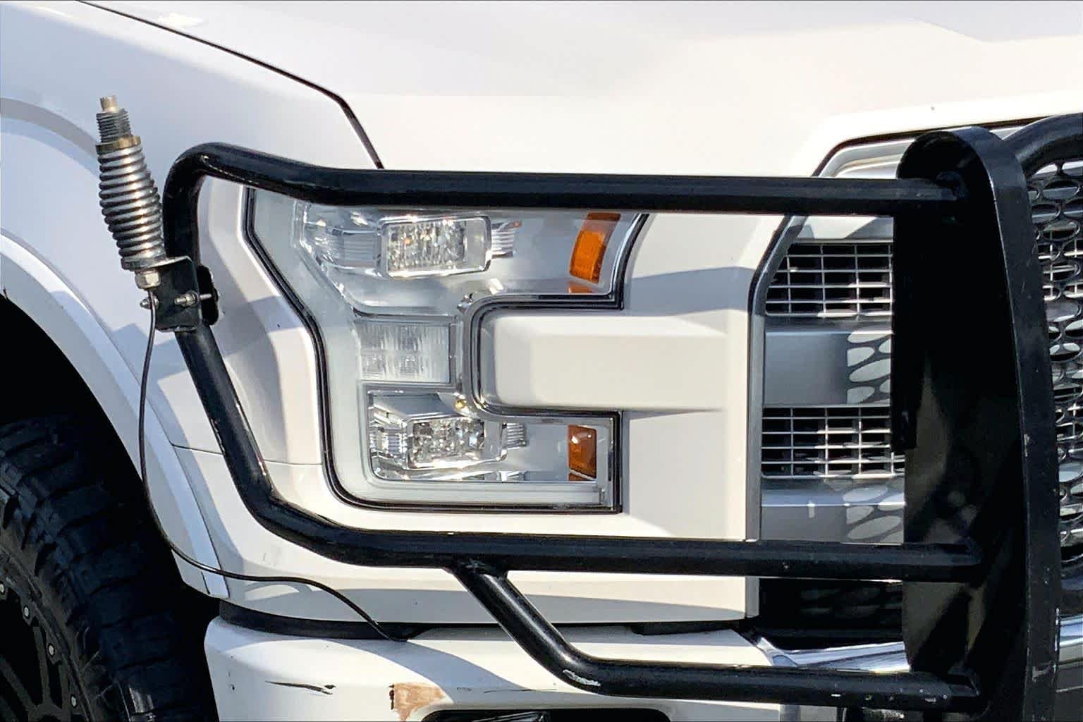 Used 2015 White Platinum Metallic Tri-Coat Ford Platinum image 24