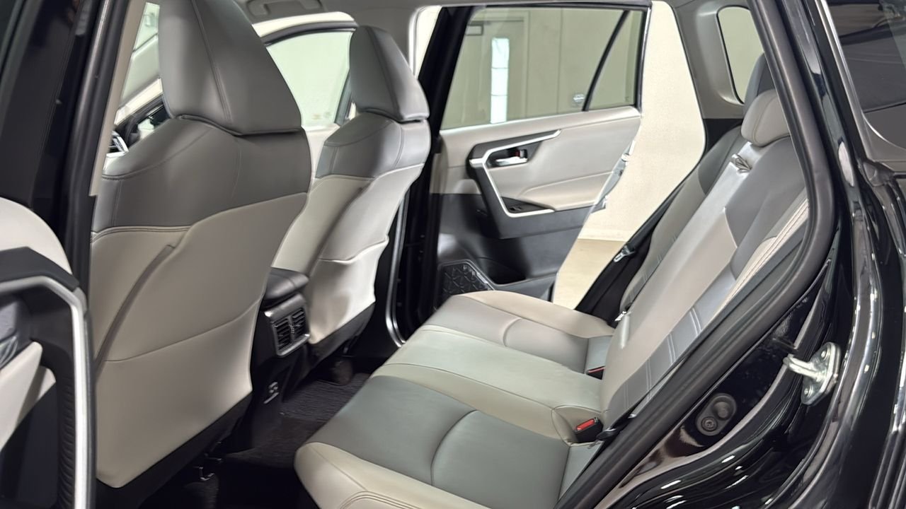 Used 2024 Black Toyota XLE Premium image 23