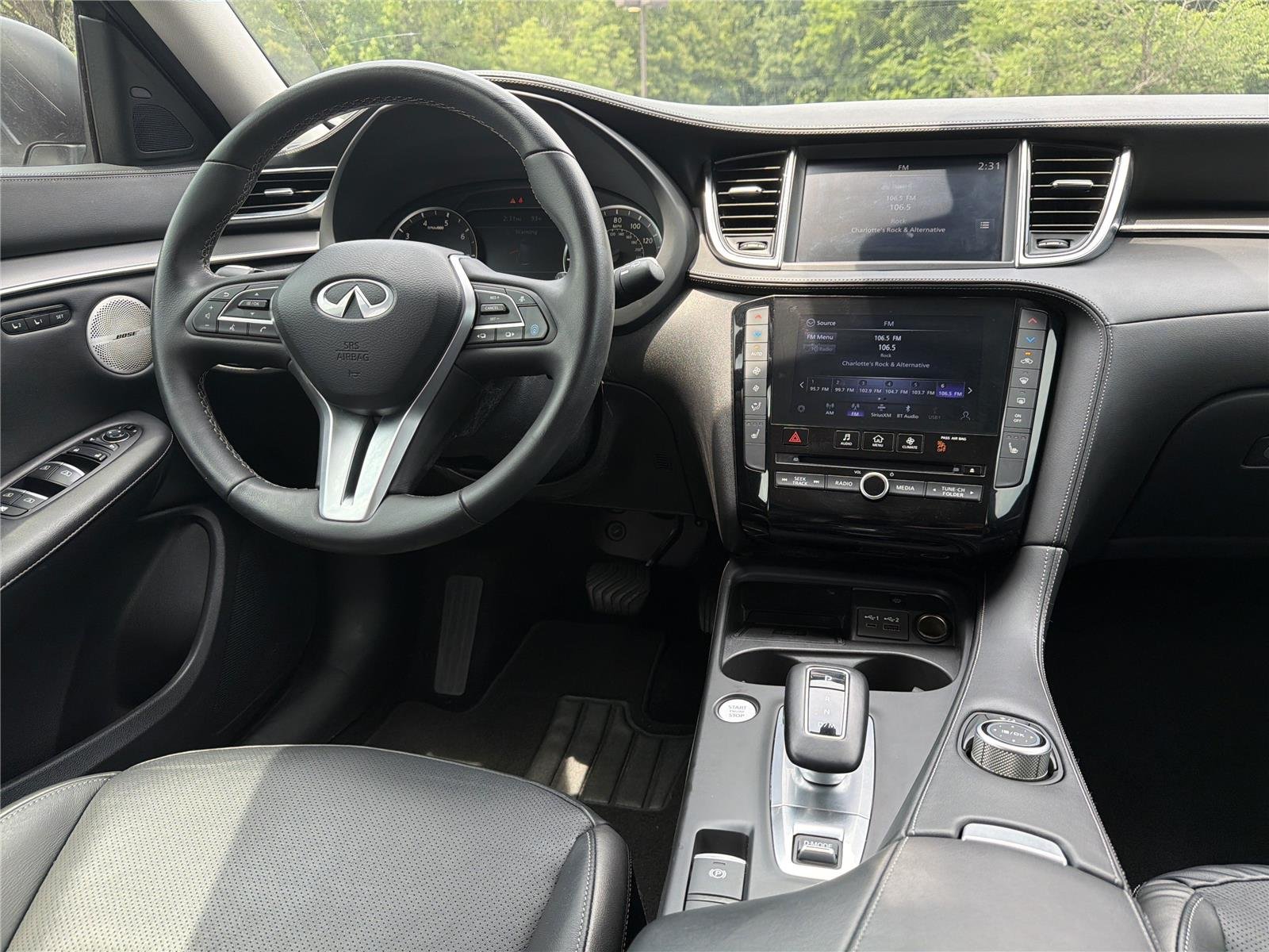 Used 2024 Slate Gray INFINITI LUXE image 3