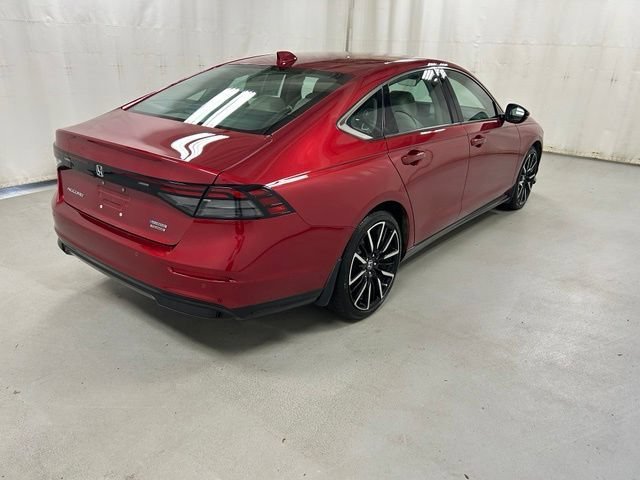 Used 2024 Red Honda Touring image 4