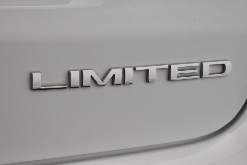 Used 2025 White Jeep Limited image 10